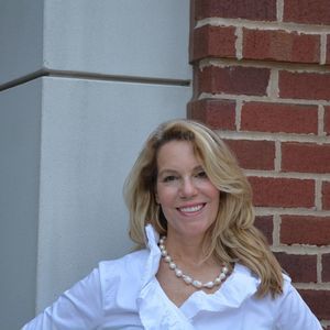 Meet your Posher, Joni